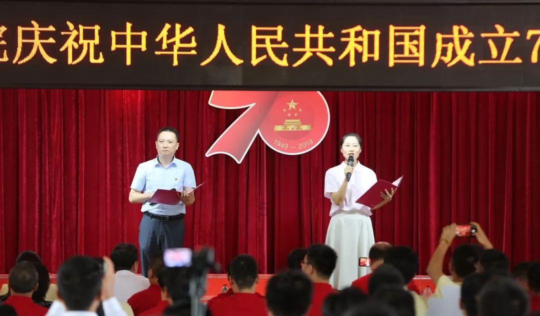 开展卫生整治宣传活动